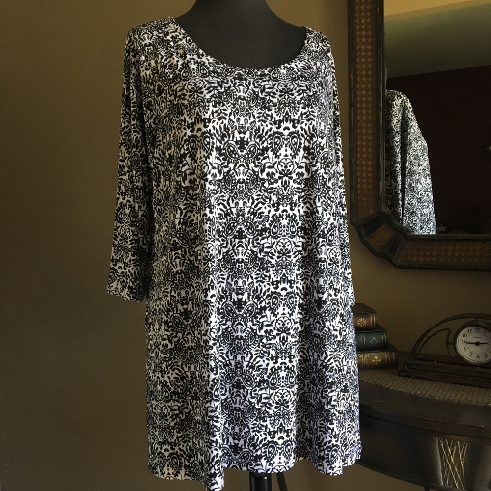 PARAPHRASE 3/4 SLEEVE BLACK & WHITE PAISLEY PRINT TUNIC SZ 1X PLUS SIZE